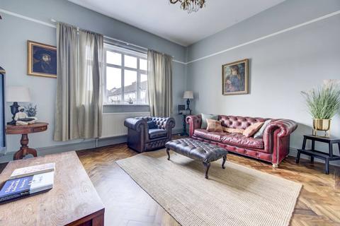 3 bedroom flat for sale, North End Road, Fulham Broadway, London, SW6