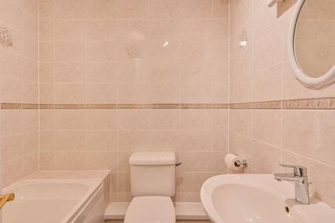 2 bedroom flat to rent, CHASE SIDE, N14 4PH, Southgate, London, N14