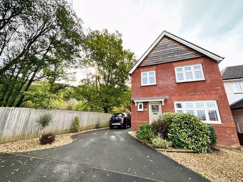 Bryn Pontardawe, Swansea, SA8 3DP 3 bed detached house for