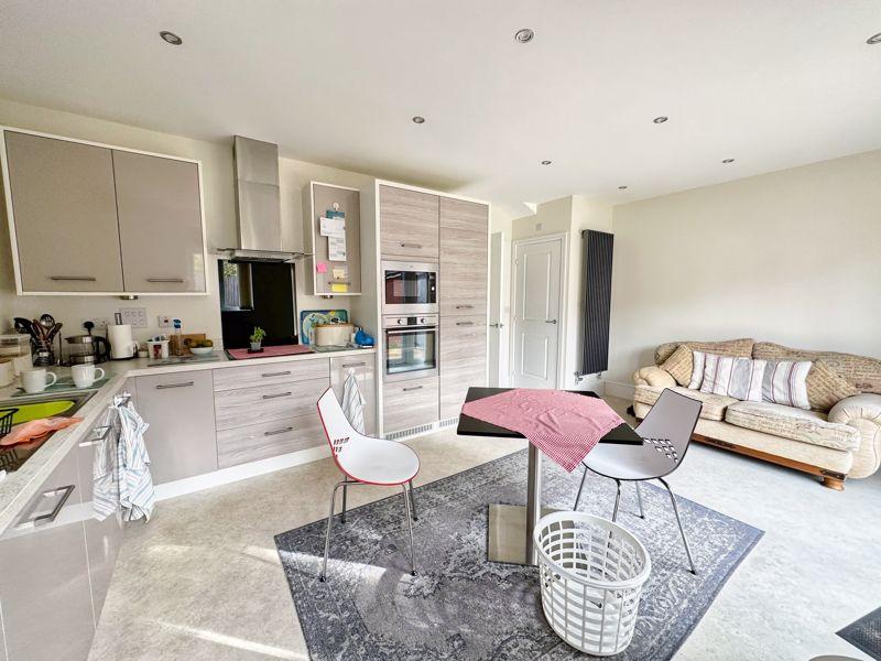 Bryn Pontardawe, Swansea, SA8 3DP 3 bed detached house for
