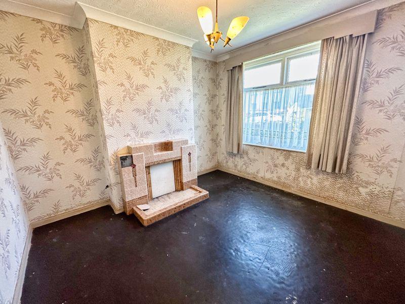 Giant's Grave Road, Briton Ferry, Neath, SA11 2LS 3 bed semidetached