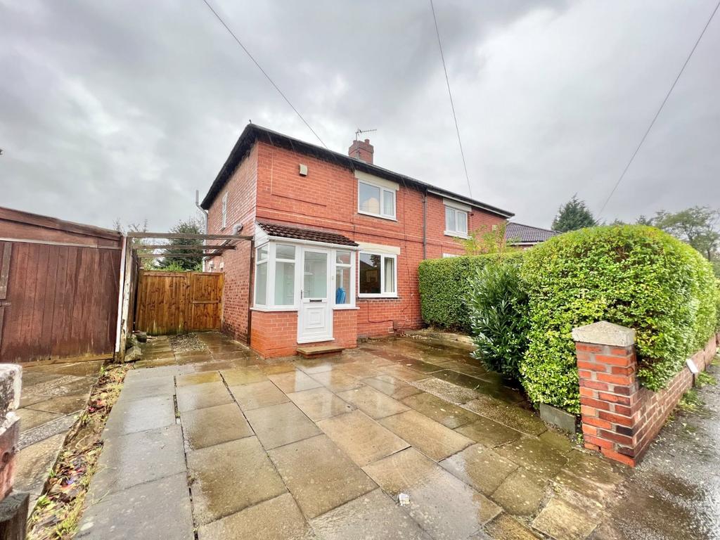 Oban Crescent, Adswood, Stockport, SK3 2 bed semidetached house £205,000