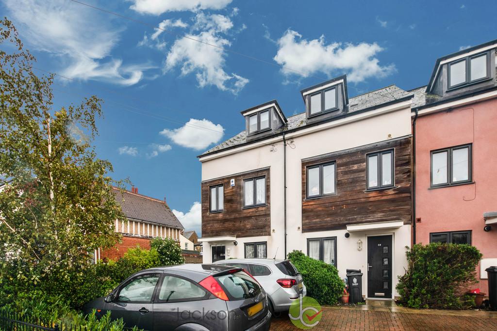 Ellis Road, ClactononSea 4 bed end of terrace house for sale £225,000