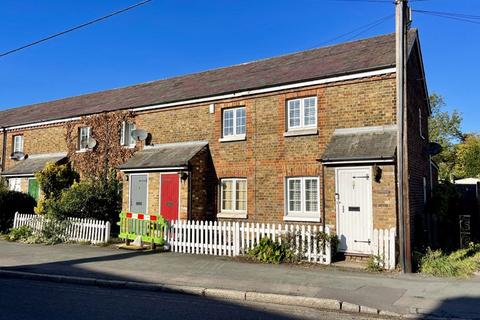 7, Philip Cottages Cores End Road, Bourne End, SL8 5HL