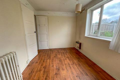 14 Barnlea Close, Feltham, TW13 5LQ