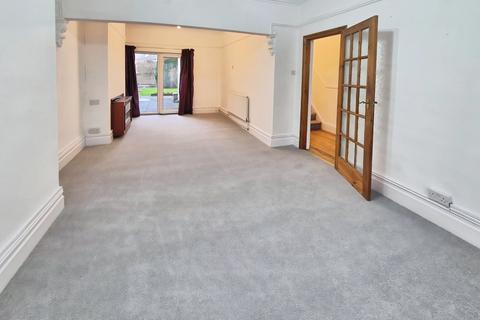 3 bedroom terraced house to rent, Oak Street, Newport,