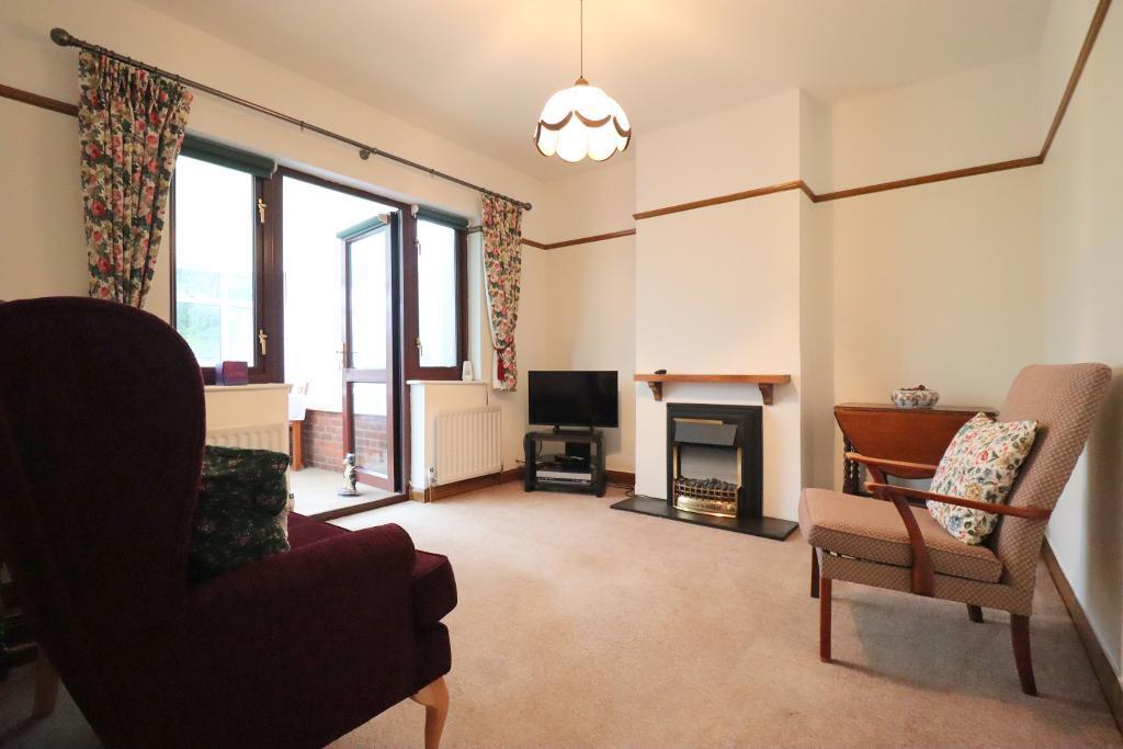 Hitchin Road, Stopsley, Luton, Bedfordshire, LU2 7UL 3 bed bungalow for sale £375,000