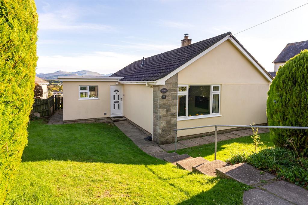Maes Yr Hafod, Menai Bridge, Isle of... 4 bed bungalow £380,000