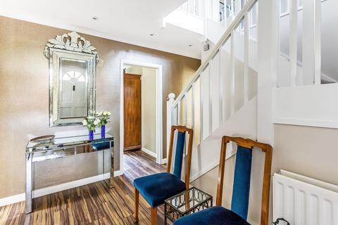 3 Greenways, Walton On The Hill, Tadworth, KT20 7QE
