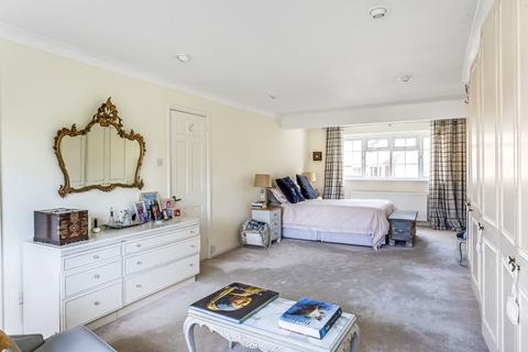 3 Greenways, Walton On The Hill, Tadworth, KT20 7QE