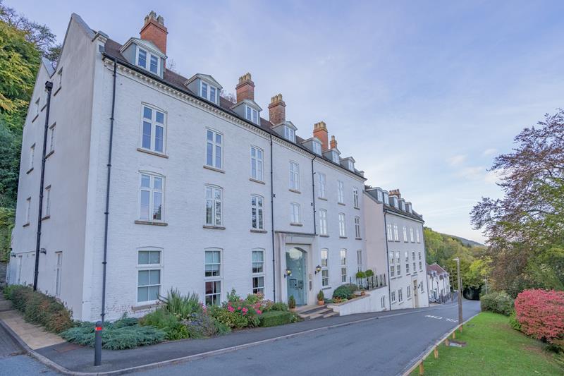 Wells House, Holywell Road, Malvern, WR14 4LH 3 bed apartment for sale