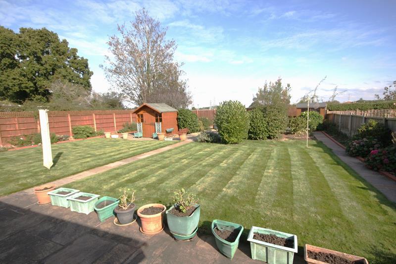 33 Charles Way, Malvern, Worcestershire, WR14 3 bed bungalow for sale