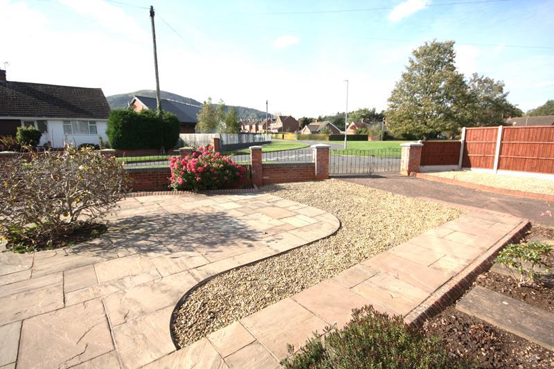 33 Charles Way, Malvern, Worcestershire, WR14 3 bed bungalow for sale
