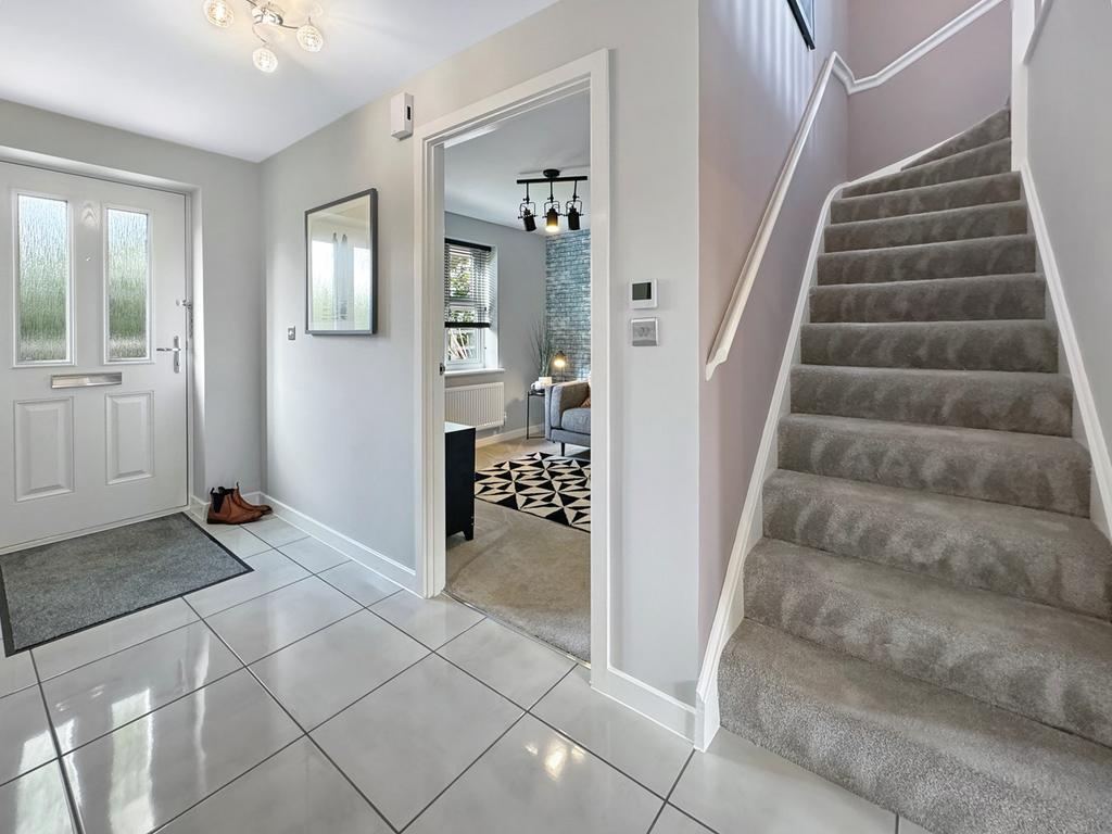 Thorpe Road, Little Clacton, Clacton, CO16 4 bed detached house for