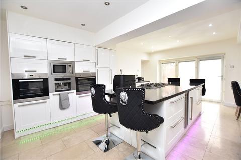 4 bedroom semi-detached house for sale, Hollyshaw Lane, Leeds, West Yorkshire