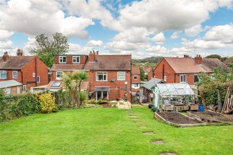8 Carrholm Crescent, Leeds, LS7 2NL