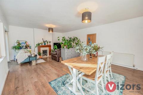 27 Ferney Hill Avenue, Redditch, B97 4RU