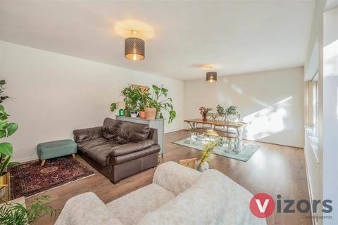 27 Ferney Hill Avenue, Redditch, B97 4RU