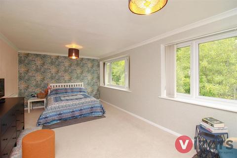 27 Ferney Hill Avenue, Redditch, B97 4RU