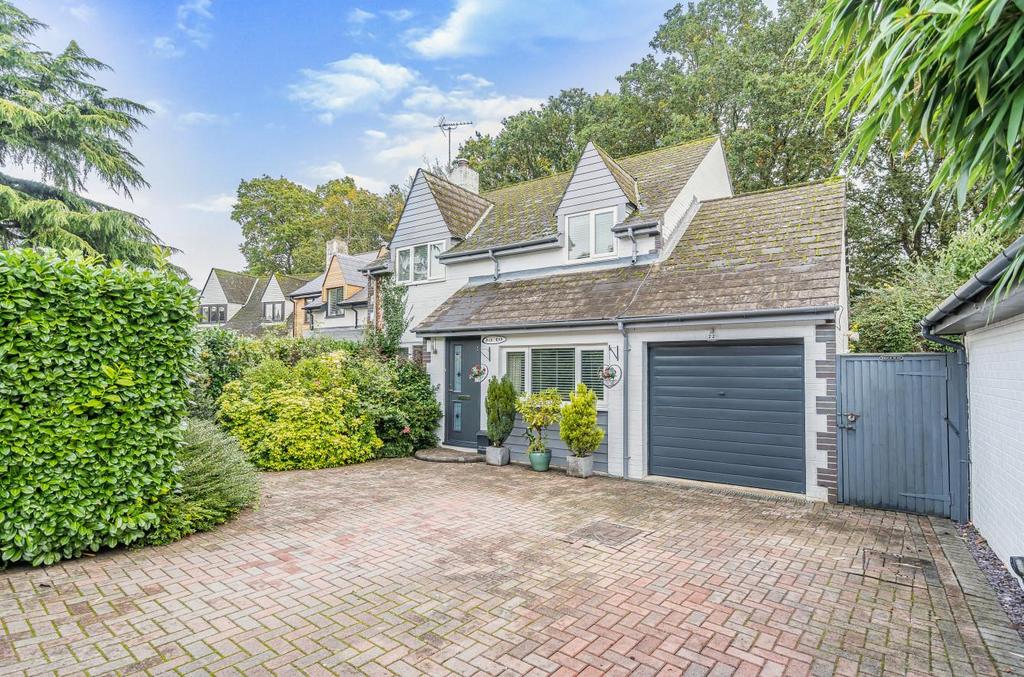 Charlecote Drive, Noth Millers Dale, Chandler's Ford 4 bed detached