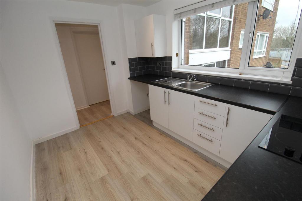 Kitchen1.JPG