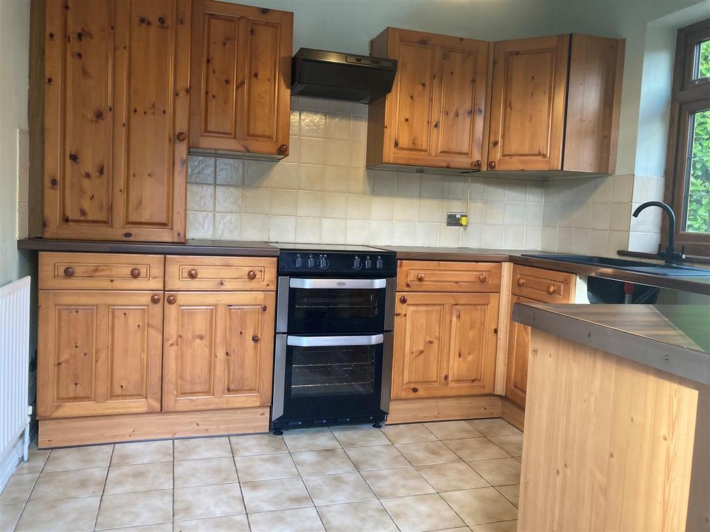 KITCHEN 3.jpg
