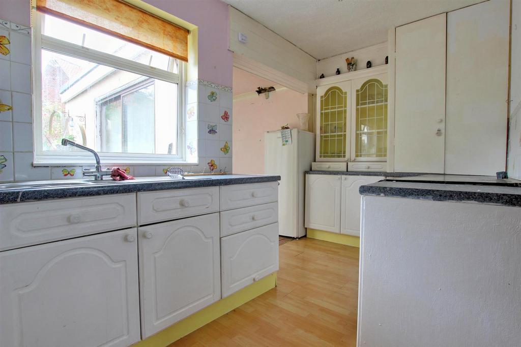Cherry Tree Lane, Beverley 2 bed terraced house for sale £110,000
