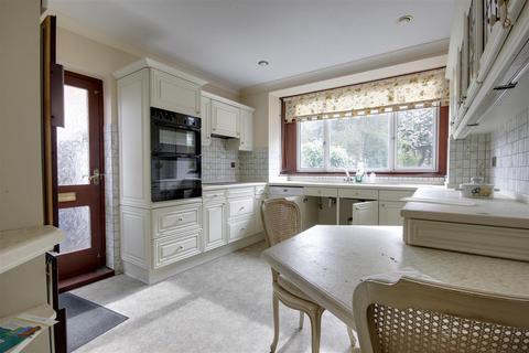16 Croft Drive, Anlaby, Hull, HU10 7DZ