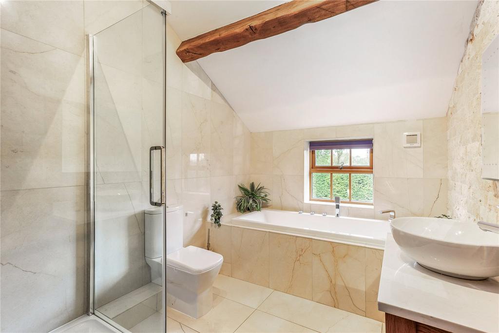 Bed 1 En Suite