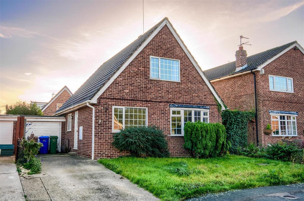 Chestnut Garth, Burton Pidsea, Hull 3 bed detached bungalow for sale