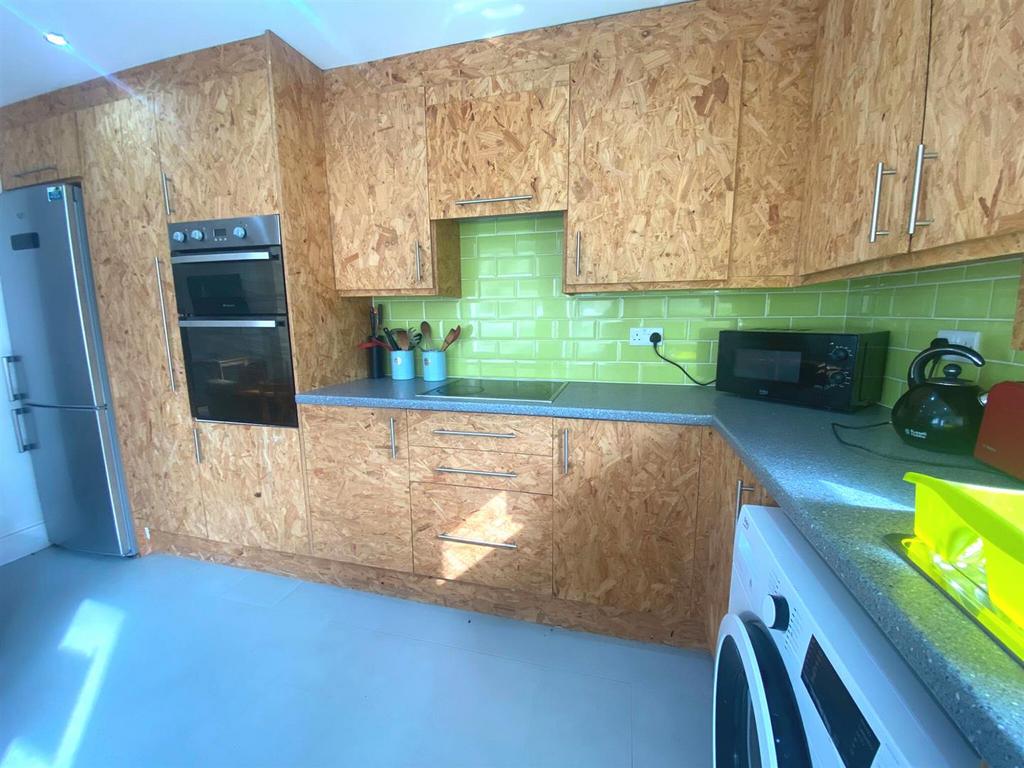 Kitchen (2).png