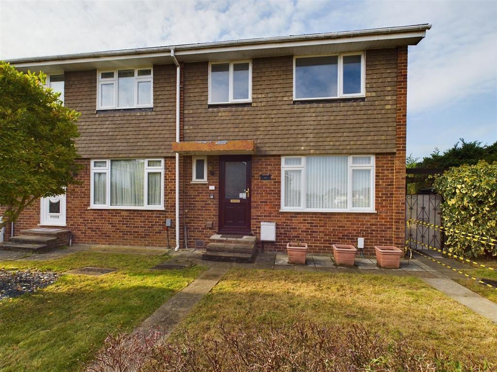Fleetside, West Molesey 3 bed terraced house £400,000