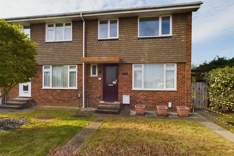 40 Fleetside, West Molesey, KT8 2NF