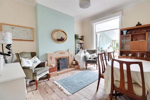 1011 Anlaby Road, Hull, HU4 7PN