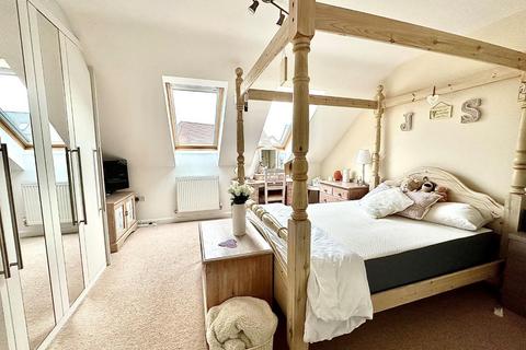 8 Towpath Avenue, Northampton, NN4 9DU