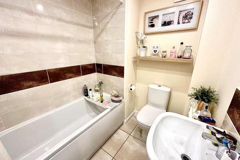 8 Towpath Avenue, Northampton, NN4 9DU