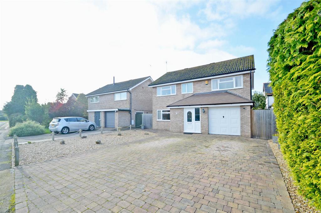 Pendle Way, Meole Village, Shrewsbury 5 bed detached house for sale £