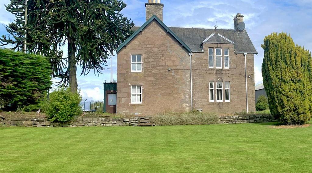 5761 Crieff Road, Perth 7 bed detached house for sale £295,000