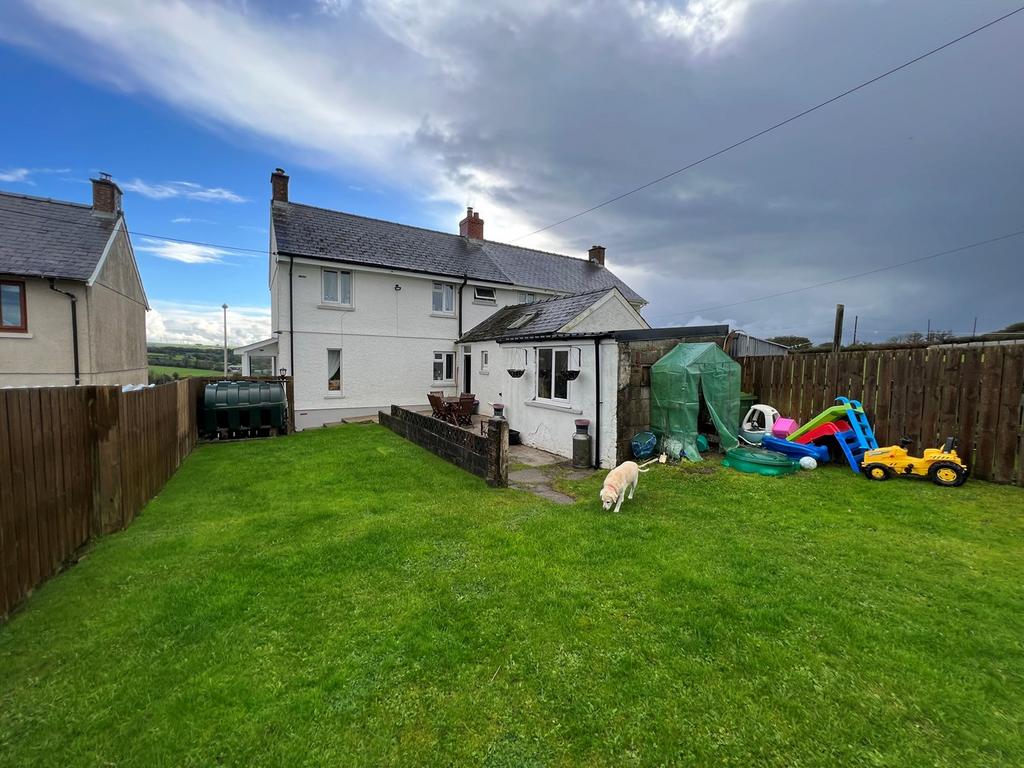 Heol Mafon, LlanfihangelArArth... 3 bed semidetached house £205,000