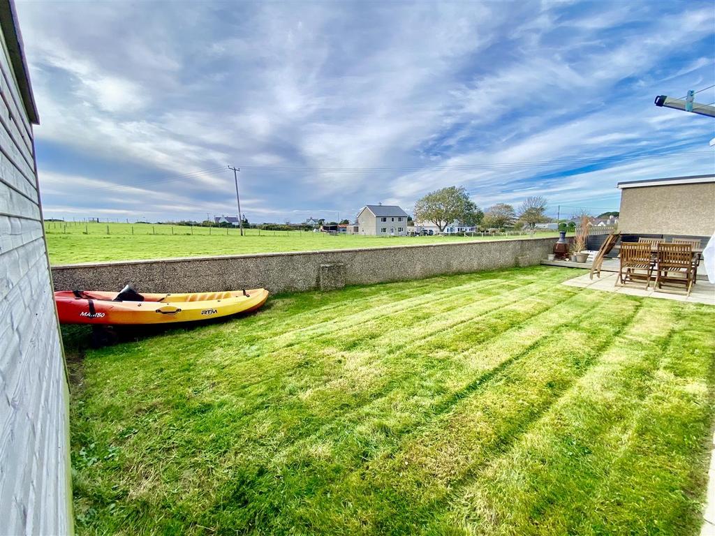 Ffordd Gwenllian, Nefyn, Pwllheli 3 bed detached house for sale £375,000