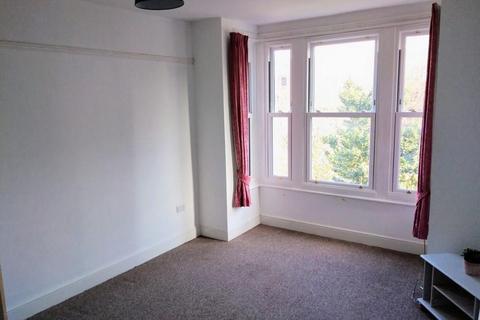 2 bedroom flat to rent, Park Road