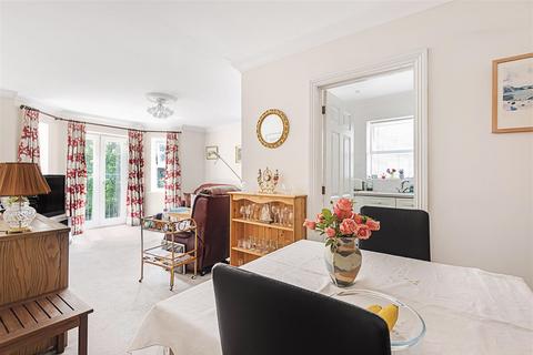 15 Abbotsmead Place, Caversham, Reading, RG4 8BB