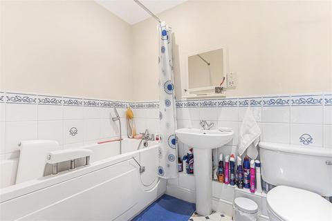 15 Abbotsmead Place, Caversham, Reading, RG4 8BB