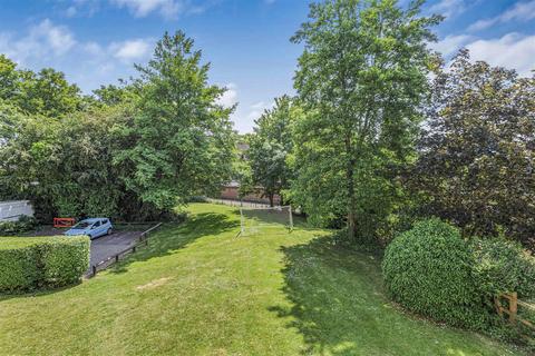 15 Abbotsmead Place, Caversham, Reading, RG4 8BB