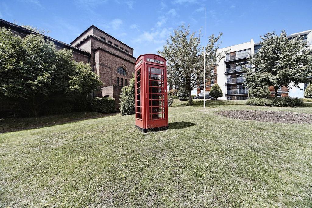 Whitelands Crescent Phone Box.jpg