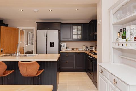 28 Shortcroft Road, Epsom, KT17 2EW