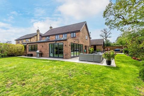 7 Maplehurst, Leatherhead, KT22 9NB