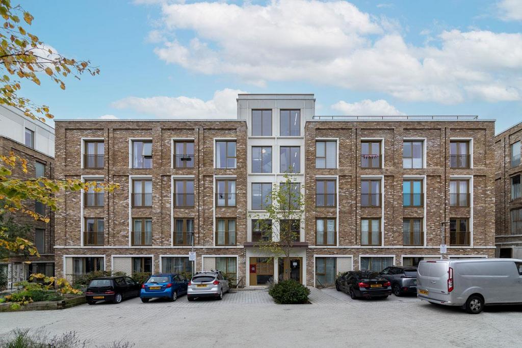 Apple Tree Road, London 1 bed flat £299,995