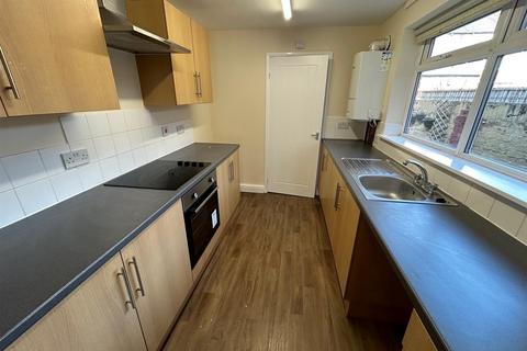 2 bedroom terraced house to rent, Thoresby Street, Hull