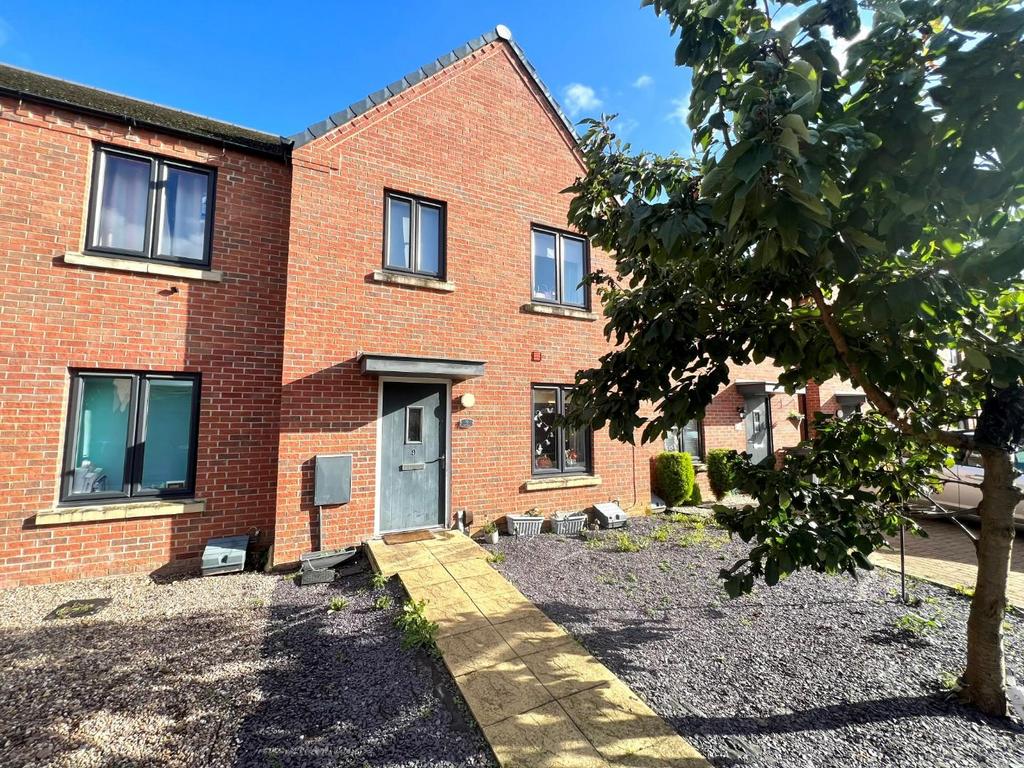 Eden Road, St Crispin, Northampton NN5 3 bed terraced house for sale